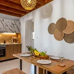 Voyaz Boutique & -old Town