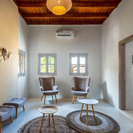 Voyaz Boutique & -old Town アパート